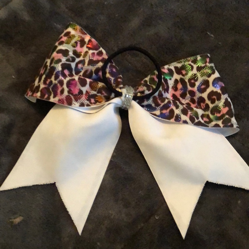 Cheer bow - Picture 3 of 3
